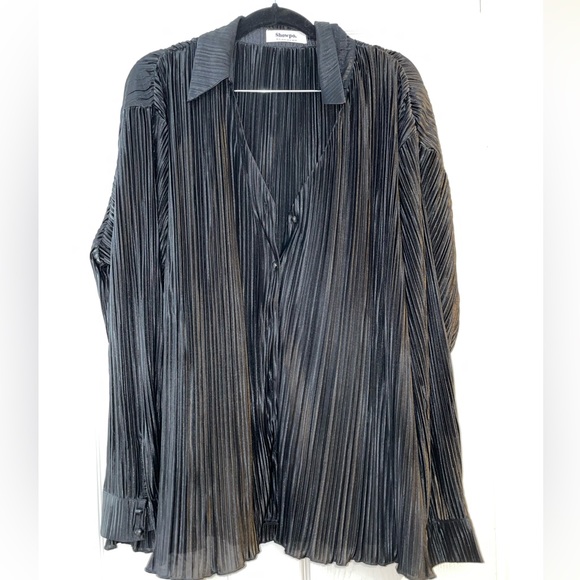 Showpo Beca Shirt - Plisse Button Up Black  - US 12 (XXL) - Picture 12 of 12